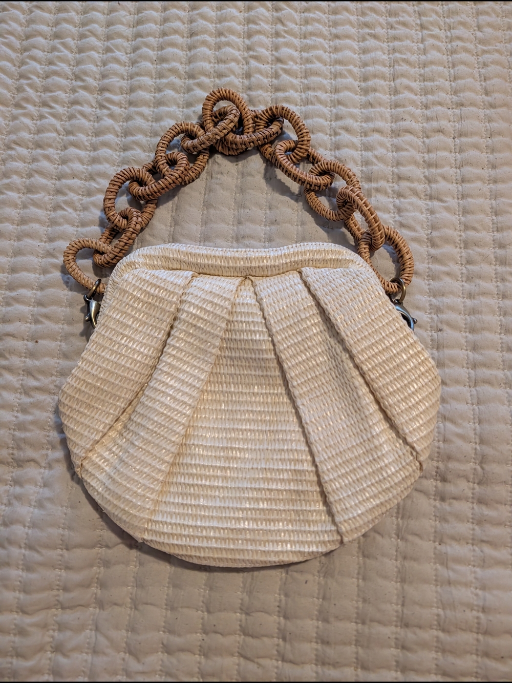 Antik Kraft Cream Woven Shell Shoulder Bag with Tan Braided Chain Handle